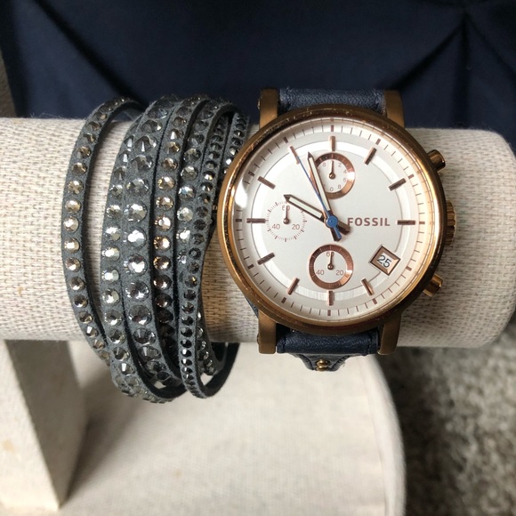 Navy and rose gold fossil watch - Picture 2 of 2